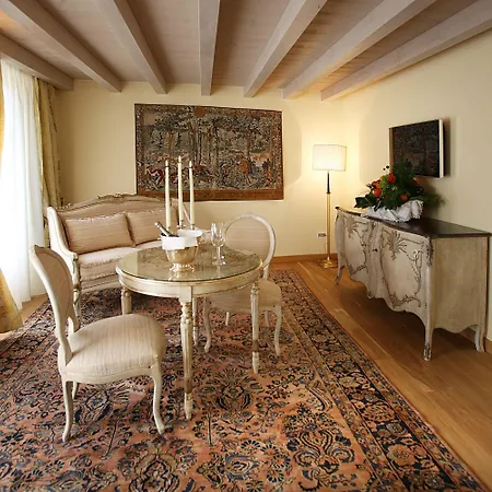 Relais Balcone Di Giulietta 4*