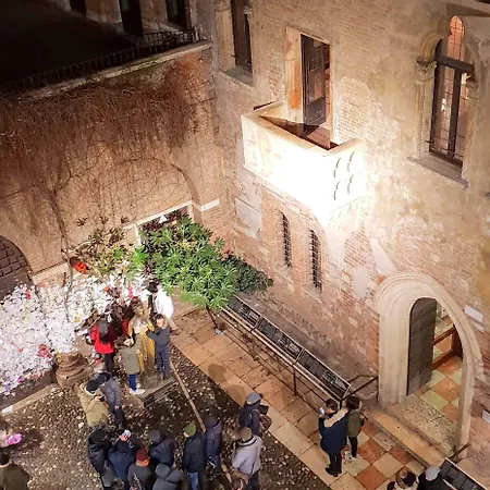 Relais Balcone Di Giulietta 4*