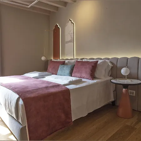 Relais Balcone Di Giulietta ゲストハウス ヴェローナ