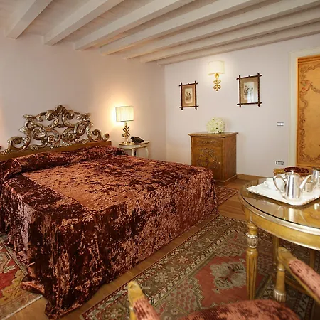 Relais Balcone Di Giulietta 招待所 维罗纳