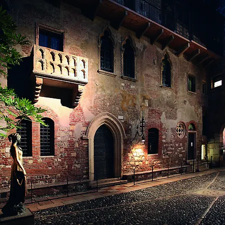 بيت ضيافة Relais Balcone Di Giulietta 4*